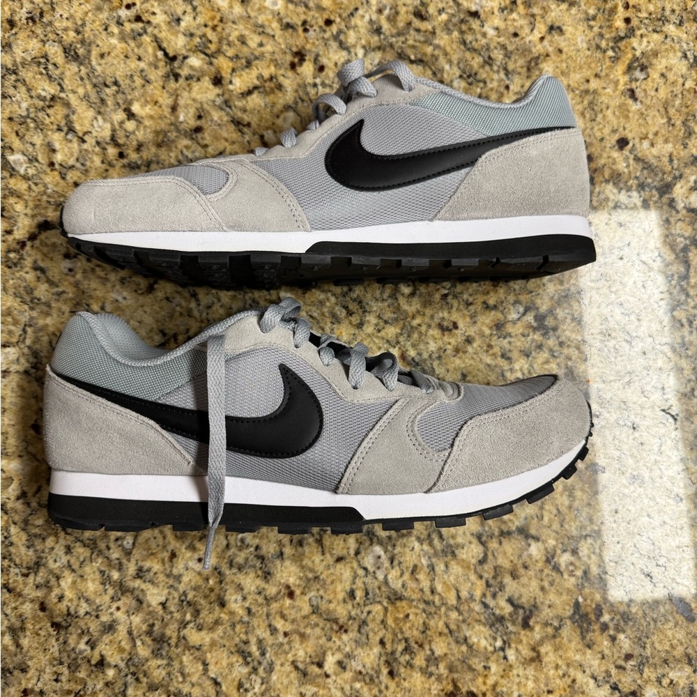 Nike Men's MD Runner Gray Sneakers